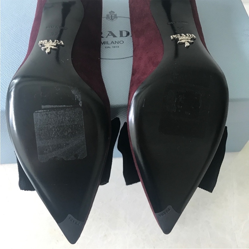 Prada Kitten Heels - Calzature Donna Suede Pumps in Granato - Picture 6 of 8